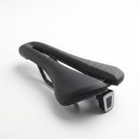 Selle de vélo route 14 cm avec feu arrière – triathlon, VTT et vélo de course